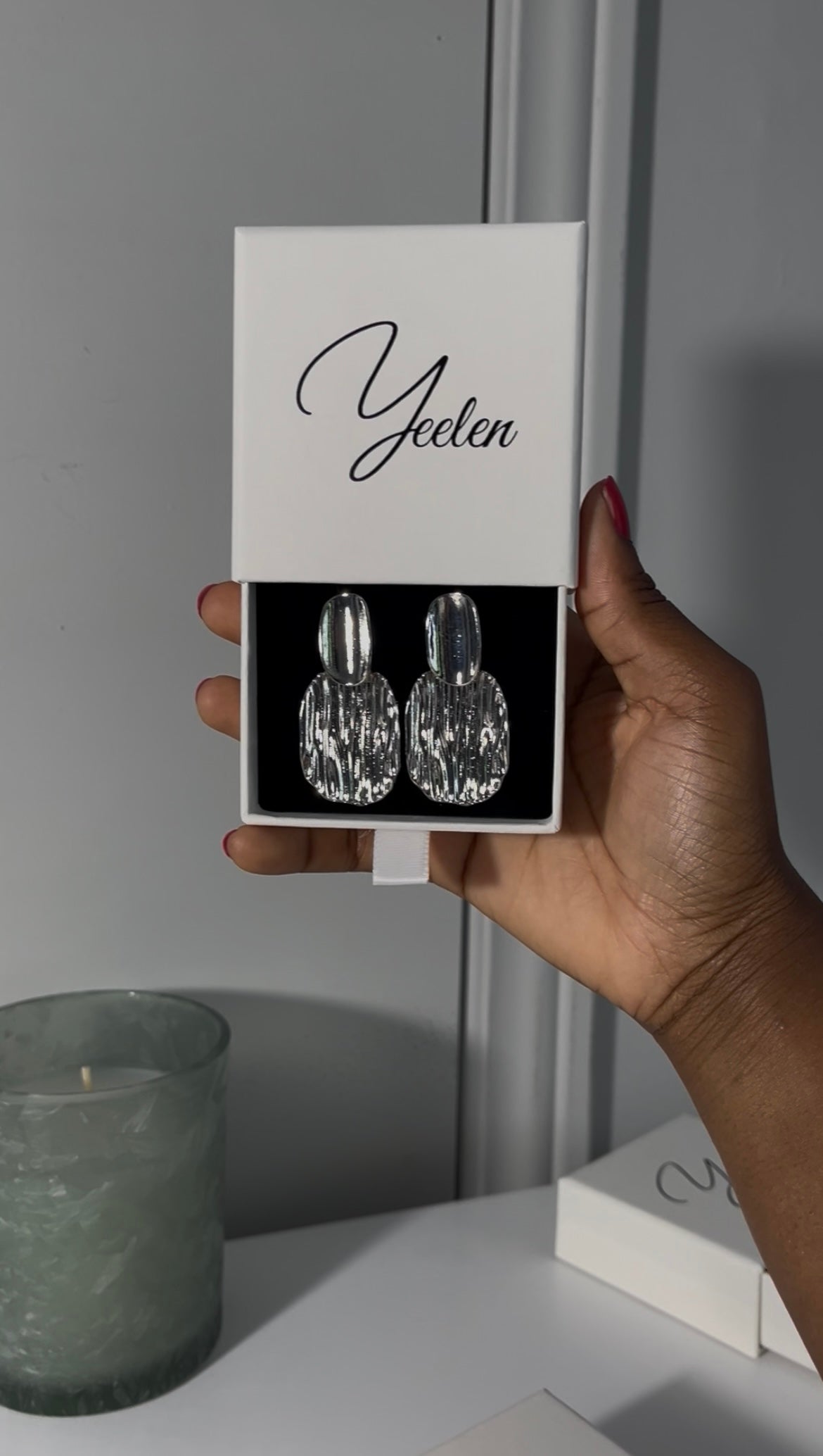 Lumière de soie Boucles d’oreilles